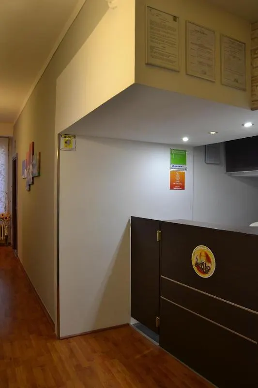 kontakty Leonardo Tourist House